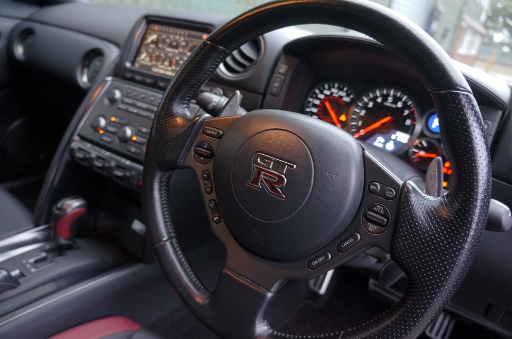 NISSAN GT-R