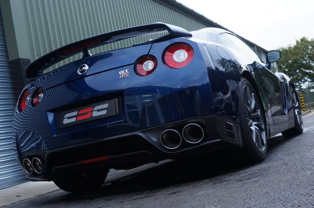 NISSAN GT-R