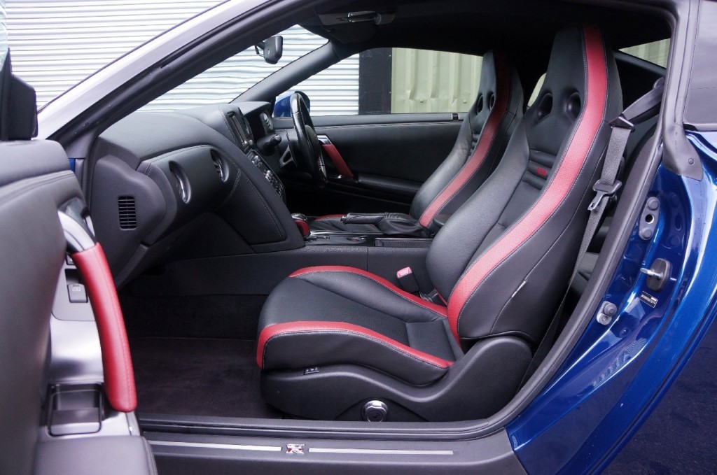 NISSAN GT-R
