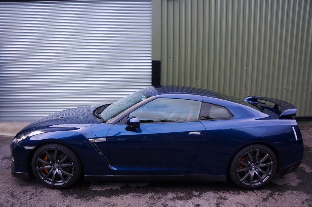 NISSAN GT-R