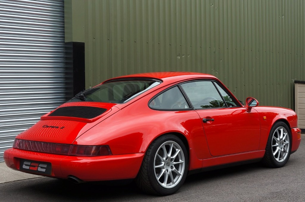 PORSCHE 911
