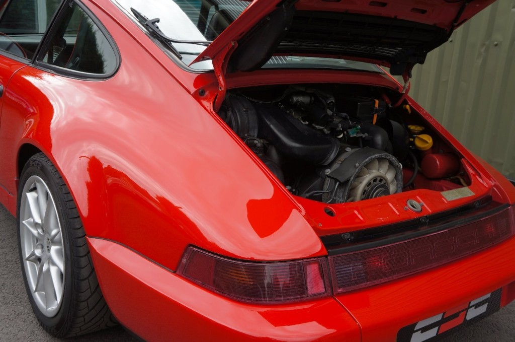PORSCHE 911