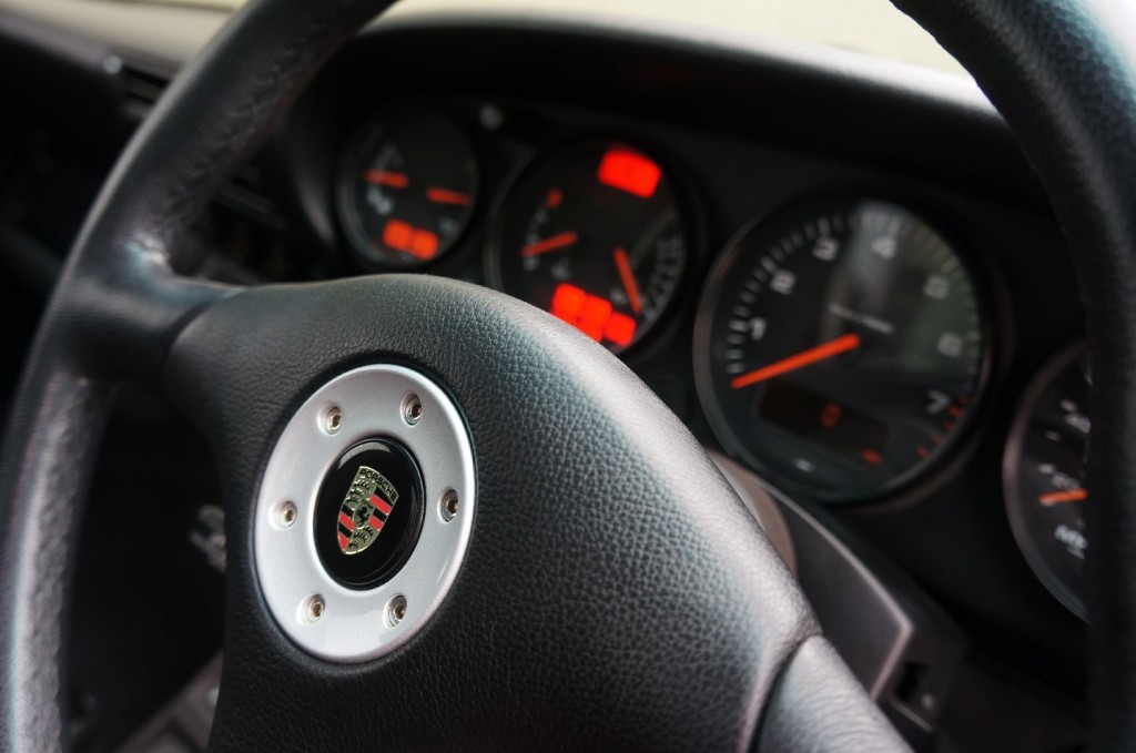 PORSCHE 911