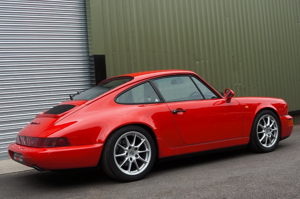 PORSCHE 911