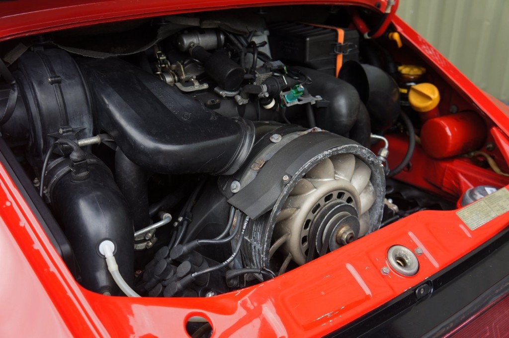 PORSCHE 911