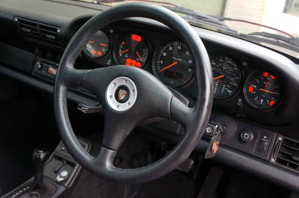 PORSCHE 911