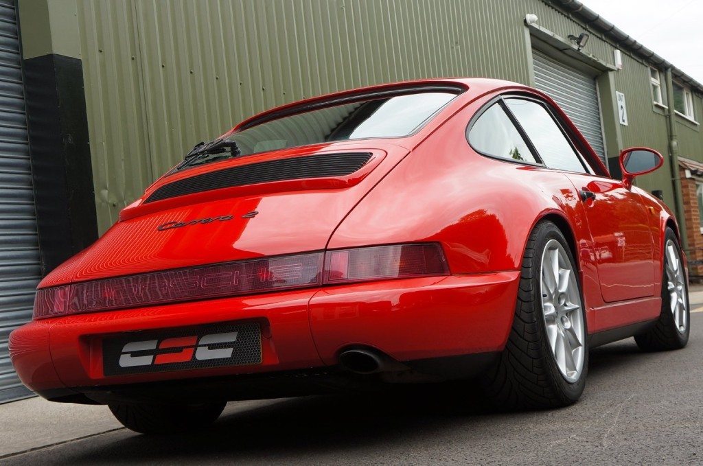 PORSCHE 911