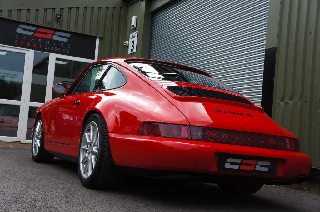 PORSCHE 911