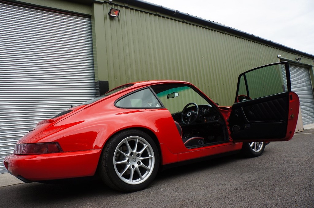 PORSCHE 911