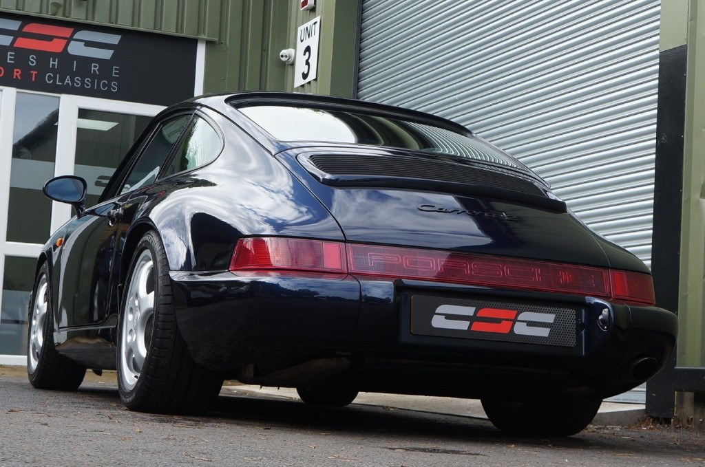 PORSCHE 911