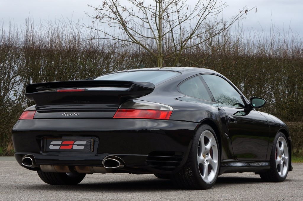 PORSCHE 911 TURBO