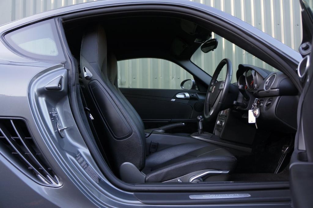 PORSCHE CAYMAN