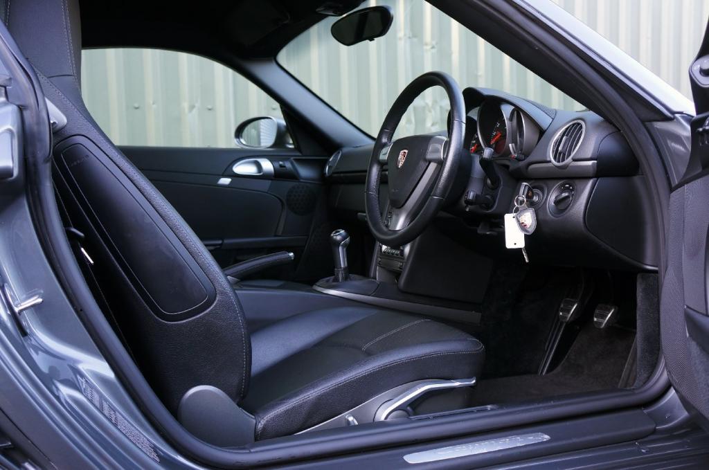 PORSCHE CAYMAN