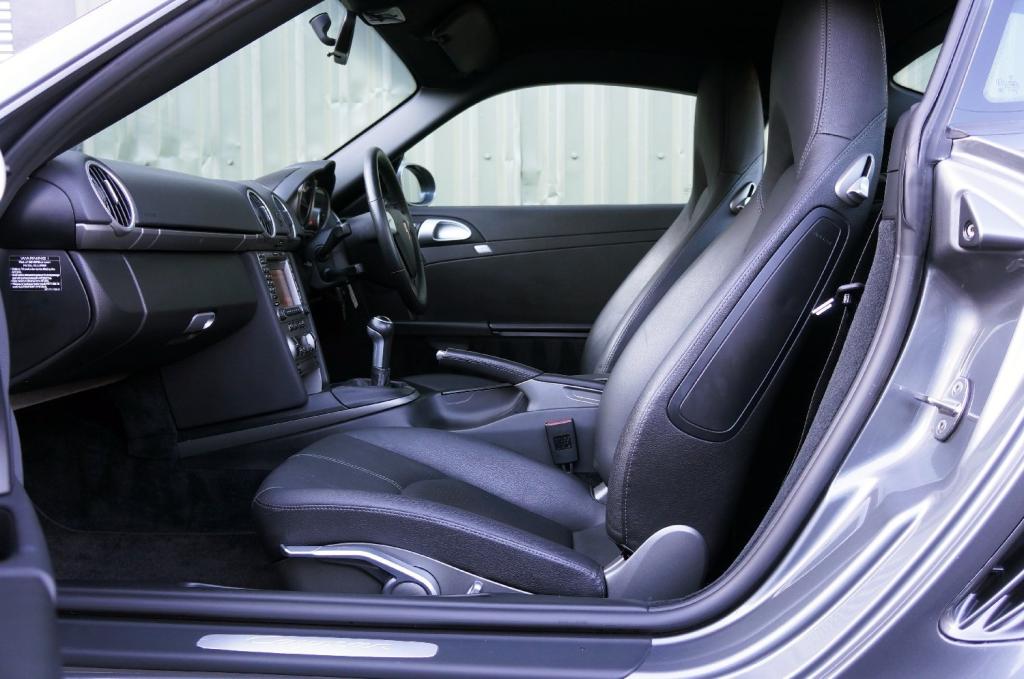 PORSCHE CAYMAN