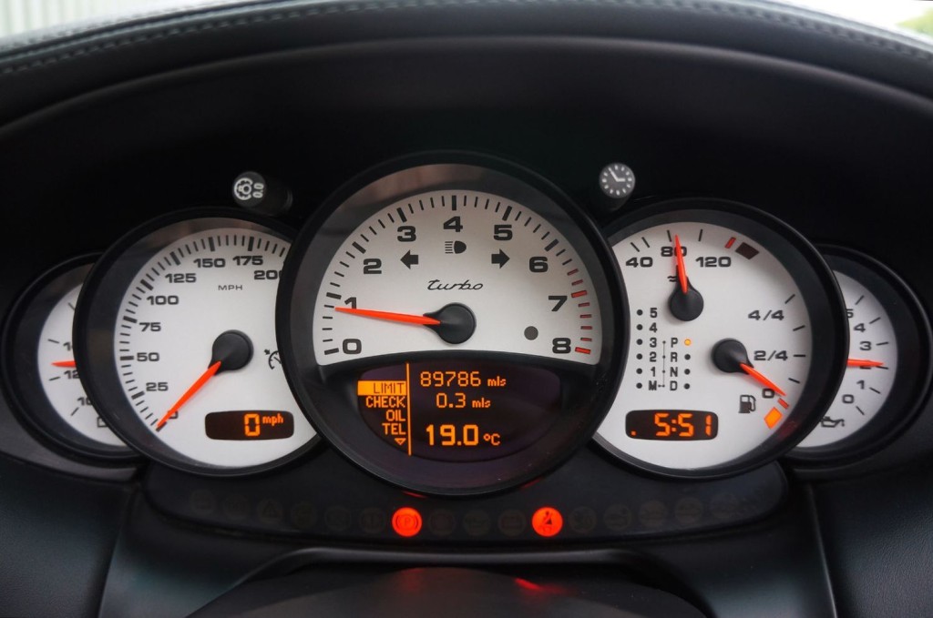 PORSCHE 911 TURBO