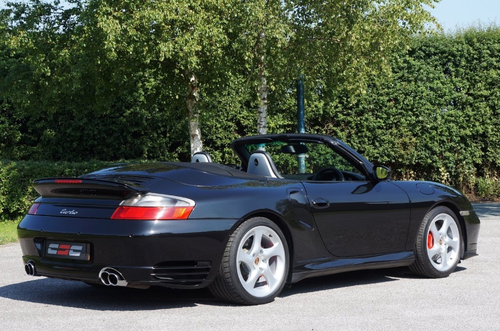 PORSCHE 911 TURBO