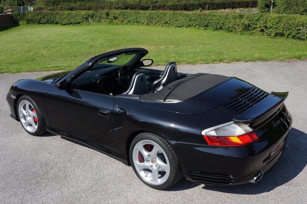 PORSCHE 911 TURBO