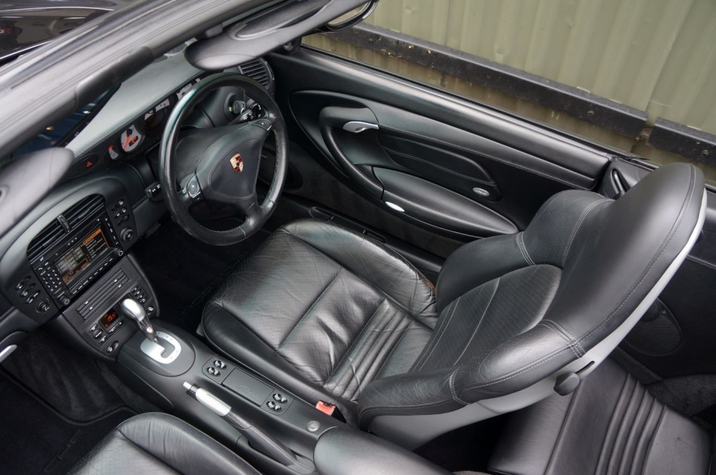 PORSCHE 911 TURBO