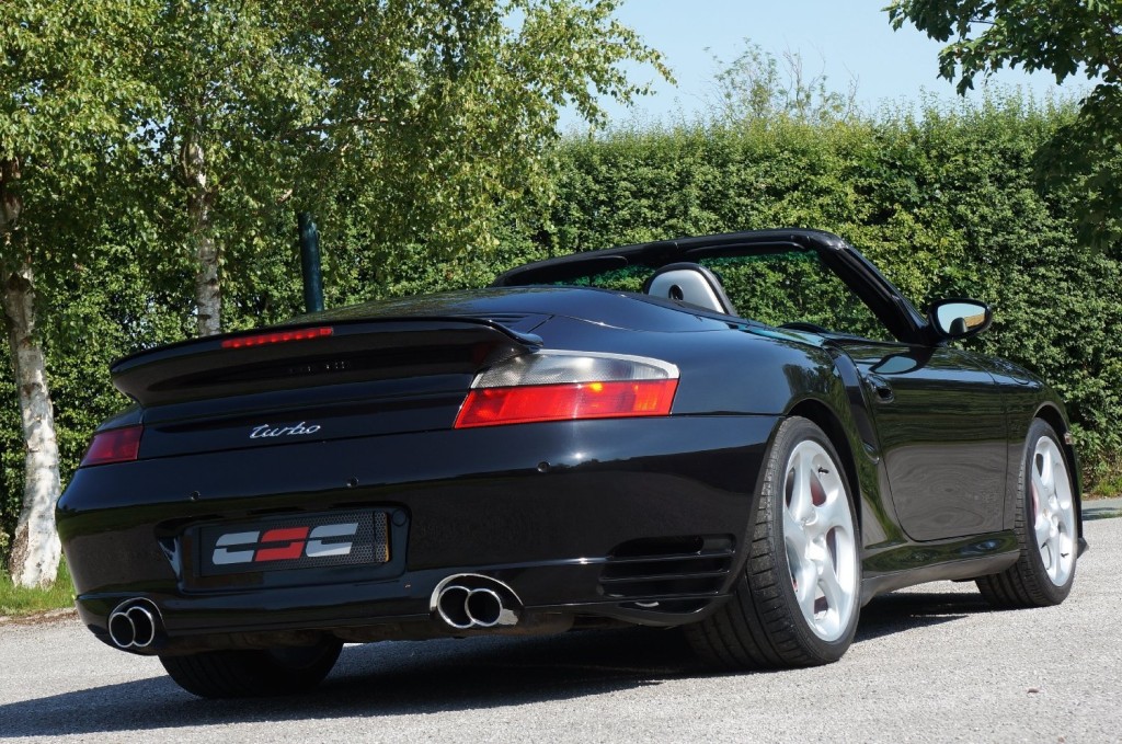 PORSCHE 911 TURBO