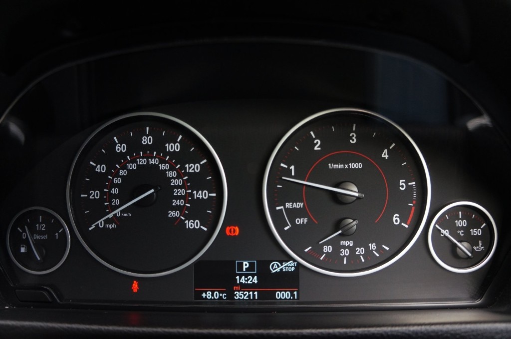 BMW 3 SERIES