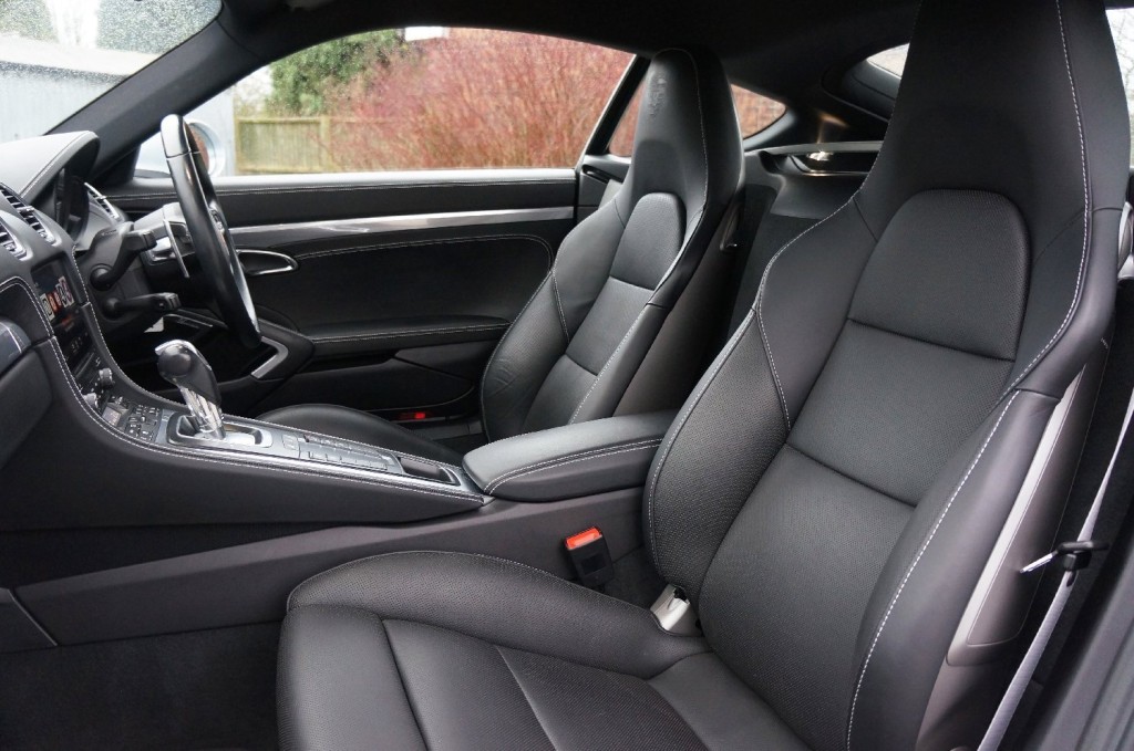 PORSCHE CAYMAN