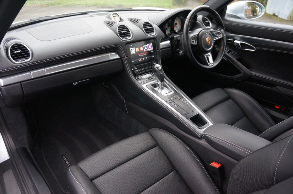 PORSCHE CAYMAN