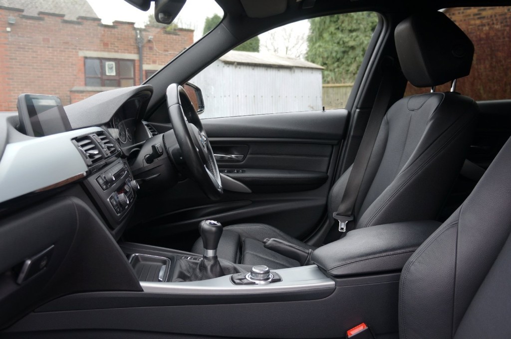 BMW 3 SERIES