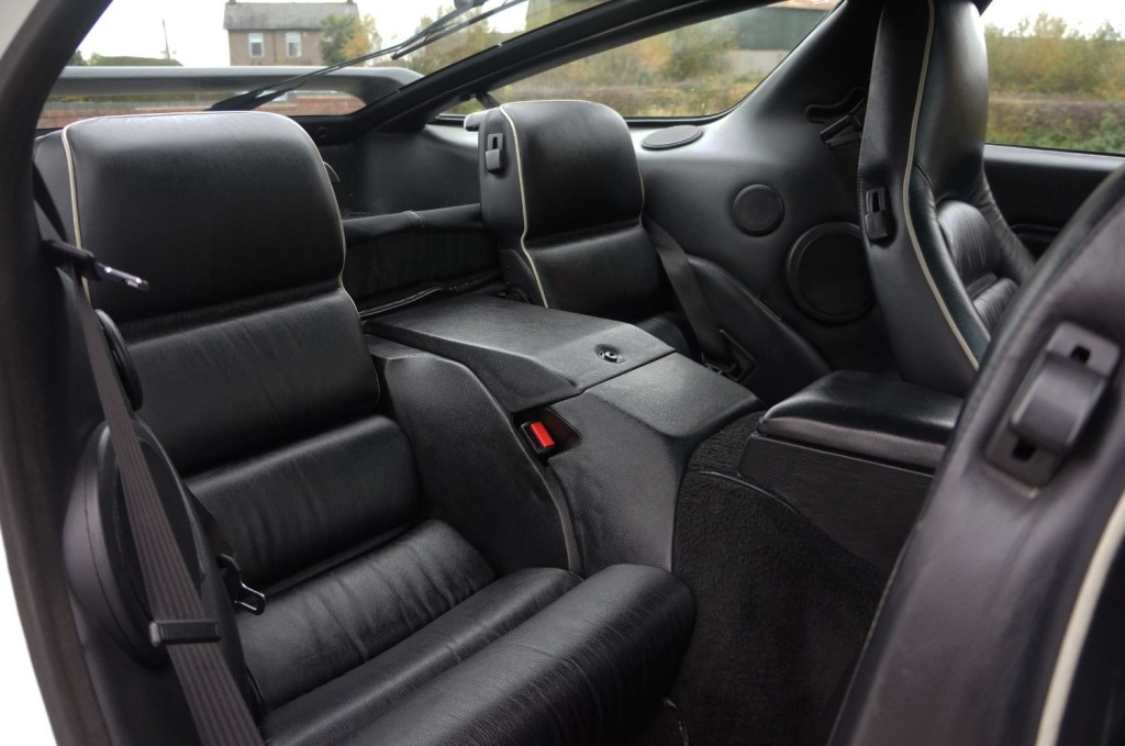 PORSCHE 928