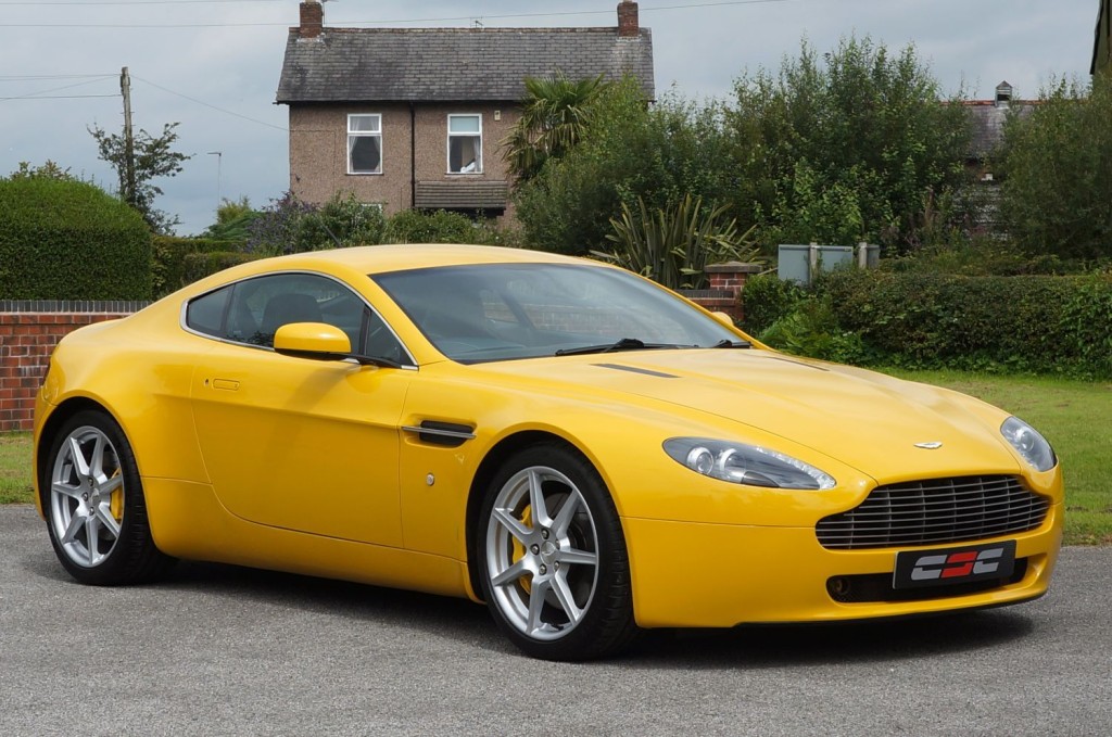 ASTON MARTIN VANTAGE