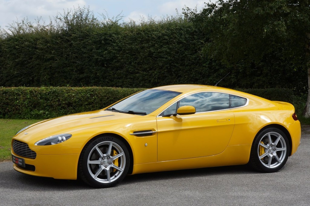ASTON MARTIN VANTAGE