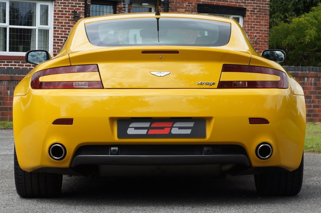 ASTON MARTIN VANTAGE