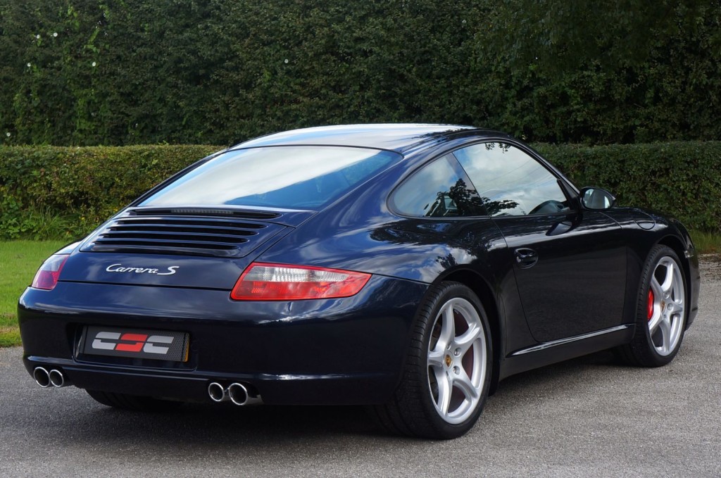 PORSCHE 911