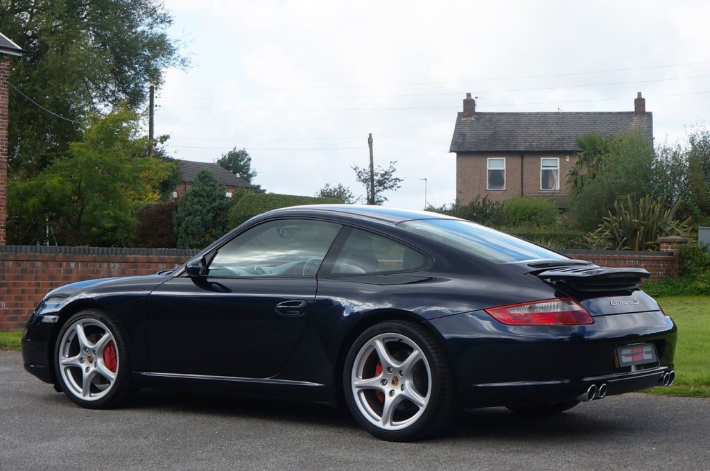 PORSCHE 911