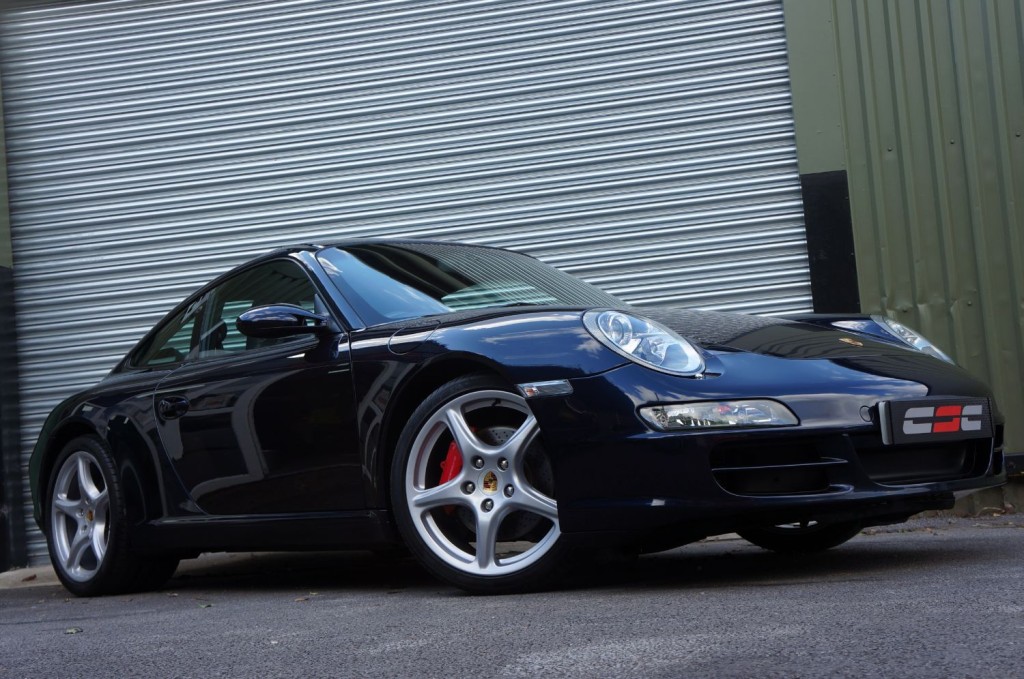 PORSCHE 911
