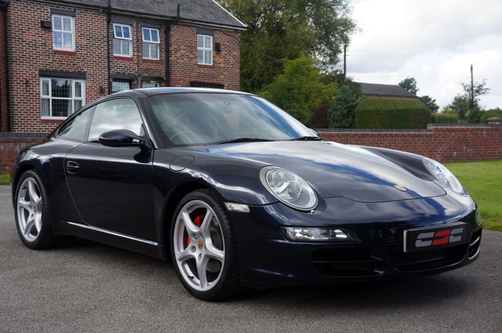 PORSCHE 911