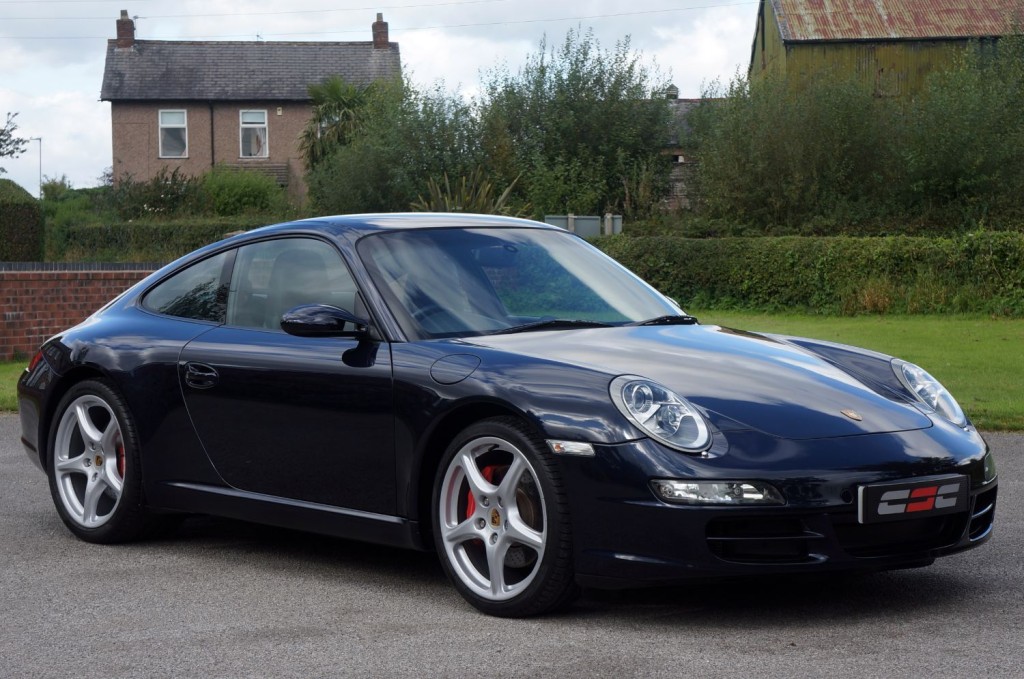 PORSCHE 911