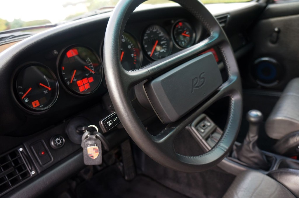 PORSCHE 911