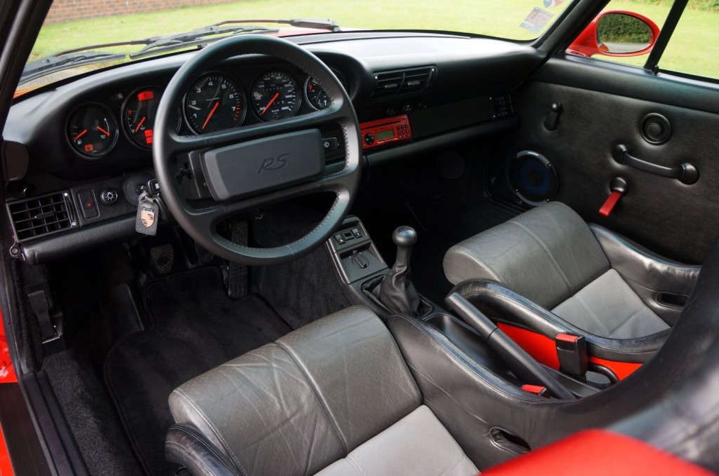 PORSCHE 911