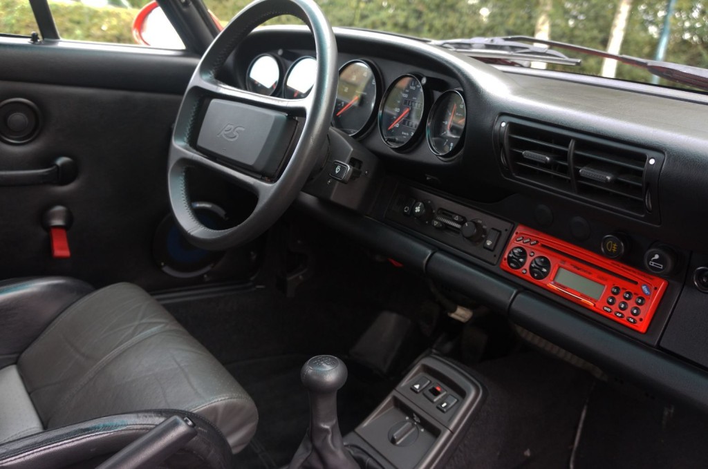 PORSCHE 911