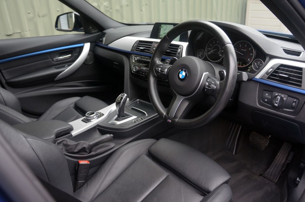 BMW 3 SERIES