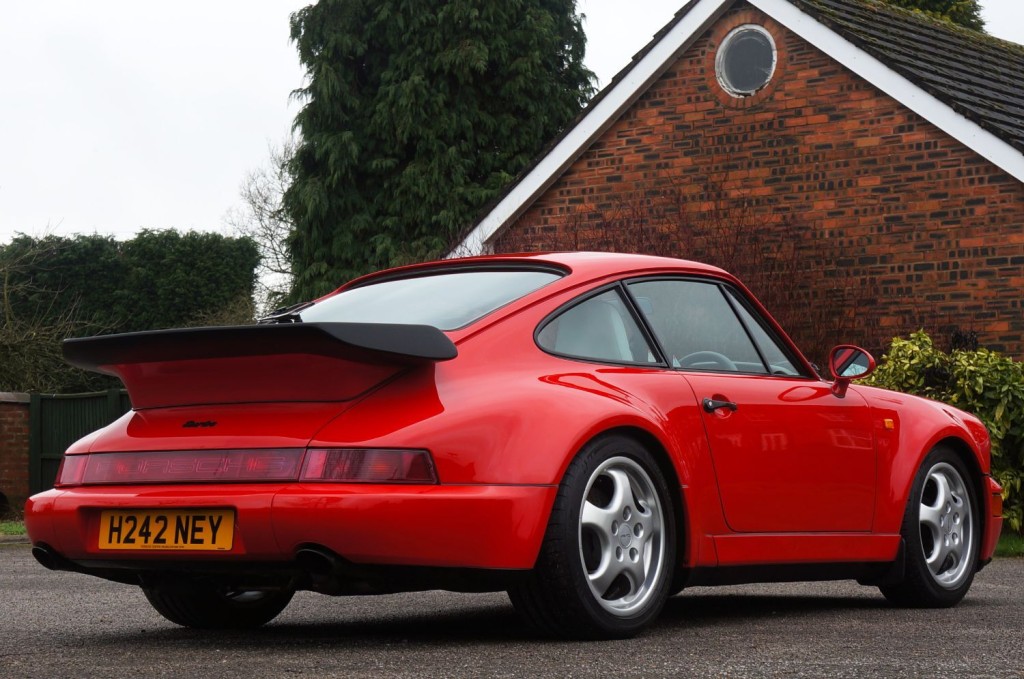 PORSCHE 911