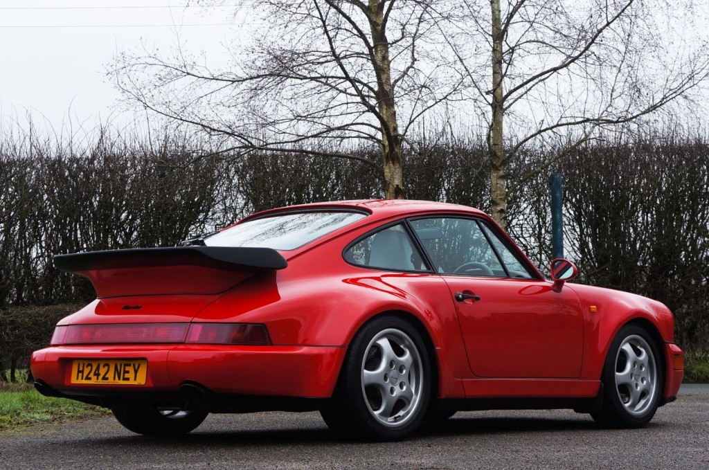 PORSCHE 911