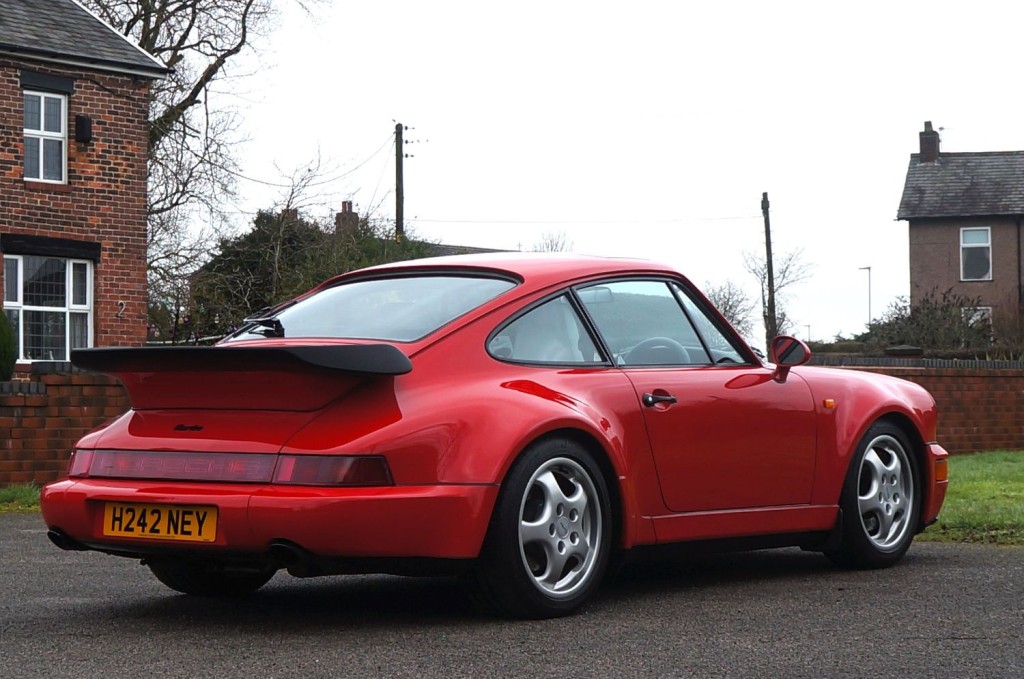 PORSCHE 911