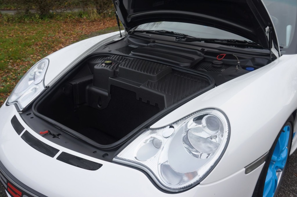 PORSCHE 911 MK 996