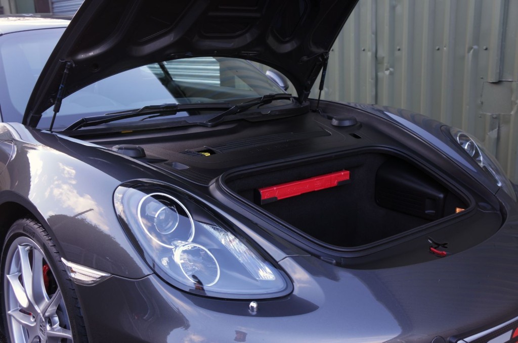 PORSCHE CAYMAN