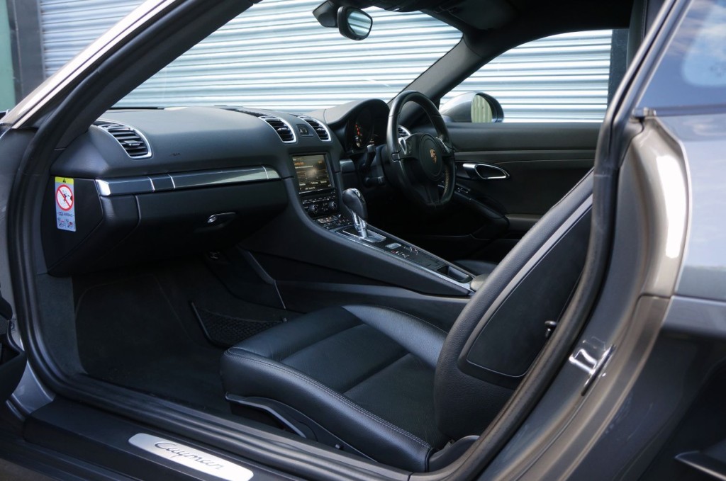PORSCHE CAYMAN
