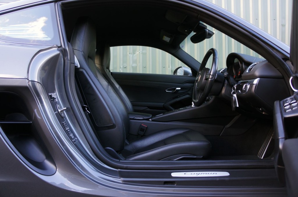 PORSCHE CAYMAN