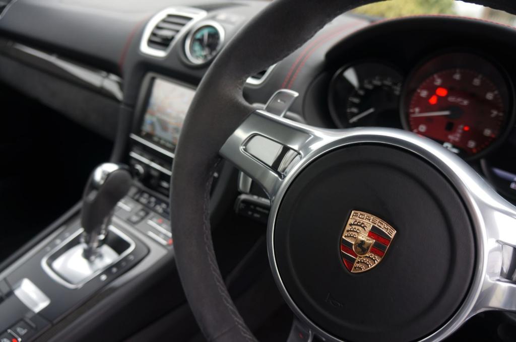 PORSCHE CAYMAN