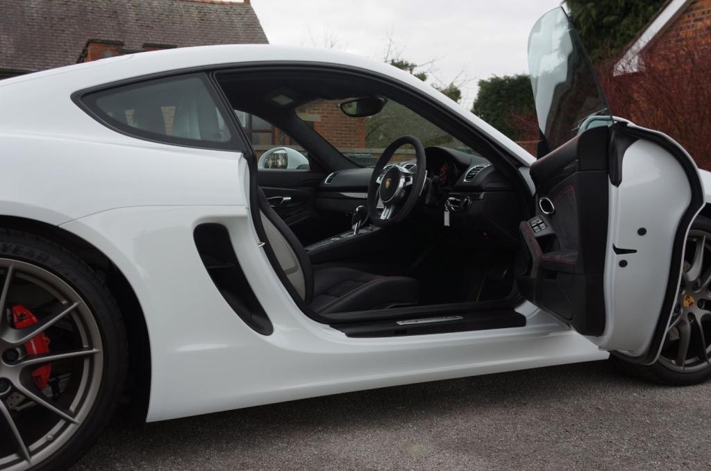PORSCHE CAYMAN