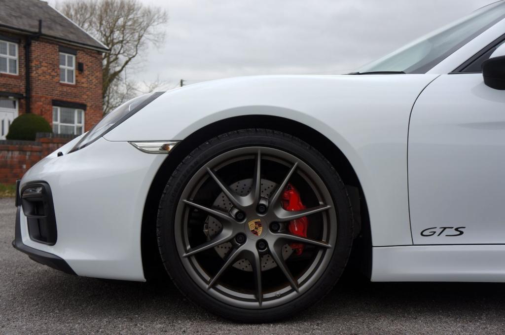 PORSCHE CAYMAN